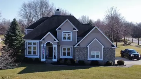 32291 Country Club Dr, Avon Lake, OH 44012