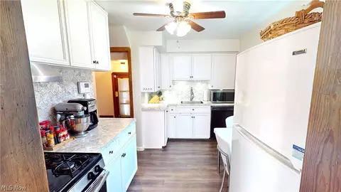 451 E 270th St, Euclid, OH 44132 photo 9