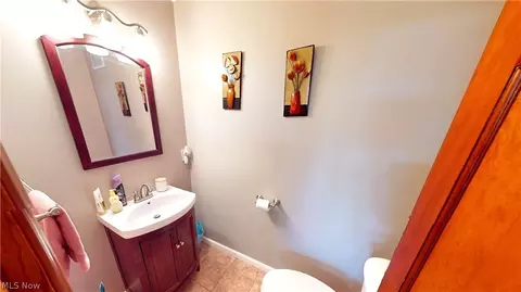 451 E 270th St, Euclid, OH 44132 photo 10
