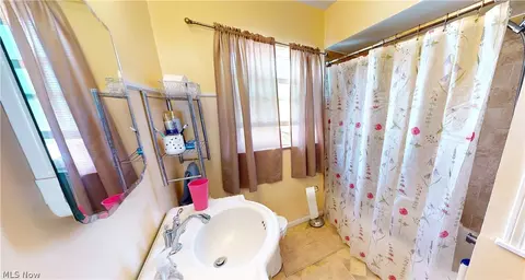 451 E 270th St, Euclid, OH 44132 photo 18