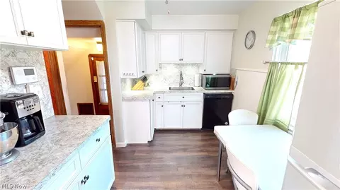 451 E 270th St, Euclid, OH 44132 photo 3