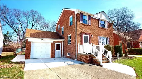 451 E 270th St, Euclid, OH 44132 photo 2