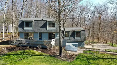 7367 Woodyard Rd, Hudson, OH 44236
