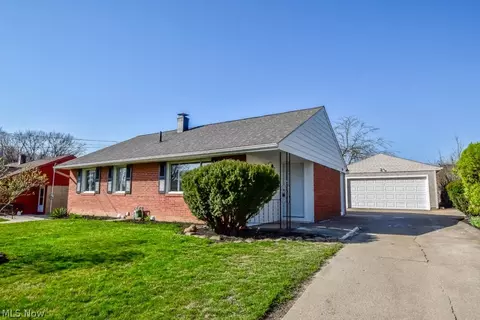 2212 Cambridge Ave SE, Massillon, OH 44646