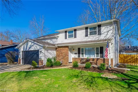 473 Edgewood Cir, Berea, OH 44017