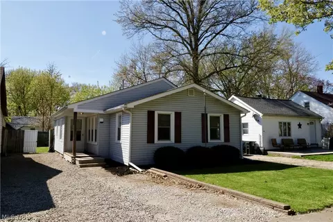 550 W Shore Blvd, Sheffield Lake, OH 44054