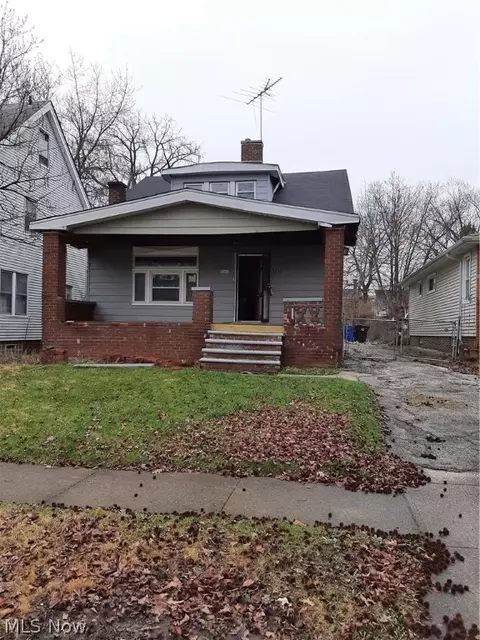 3261 E 137th St, Cleveland, OH 44120