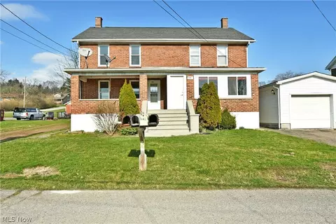 641 643 Hazelton St, Masury, OH 44438