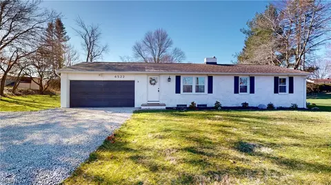 6522 Strausser St NW, North Canton, OH 44720