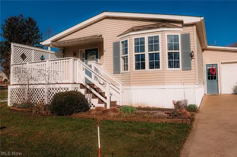 8701 Mayfield Rd #174, Chesterland, OH 44026