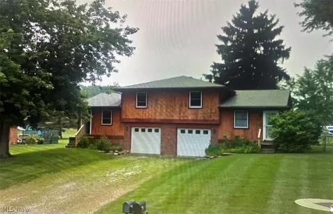6630 Palmer Dr NW, Canton, OH 44718