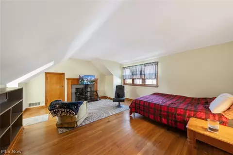 Bedroom - 508 Washington Ave, Elyria, OH 44035 photo 6 of 7