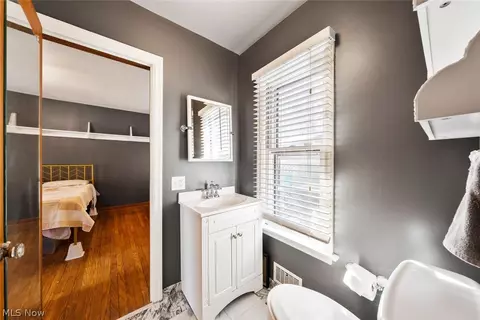 Bath - 508 Washington Ave, Elyria, OH 44035 photo 1 of 7