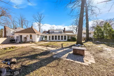 Exterior - 508 Washington Ave, Elyria, OH 44035 photo 5 of 7