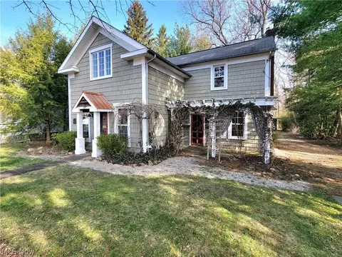 217 E Crain Ave, Kent, OH 44240 photo 2