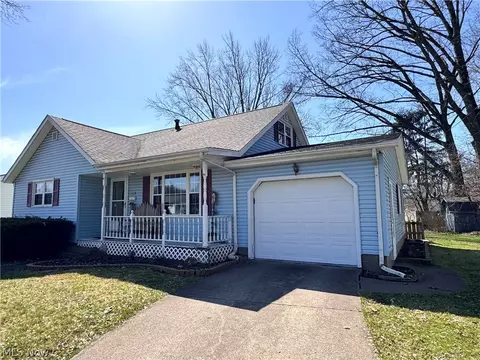 Exterior - 218 Bell Ave, Dover, OH 44622 photo 6 of 9