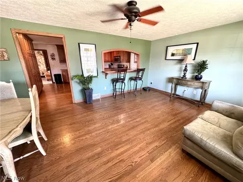 Living - 218 Bell Ave, Dover, OH 44622 photo 1 of 4