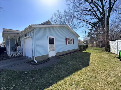 Exterior - 218 Bell Ave, Dover, OH 44622 photo 7 of 9