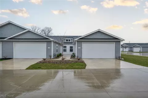 132 Acorn Ln, Elyria, OH 44035 photo 2