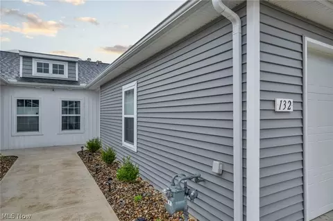 132 Acorn Ln, Elyria, OH 44035 photo 4
