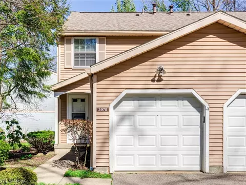 3975 Lake Run Blvd, Stow, OH 44224