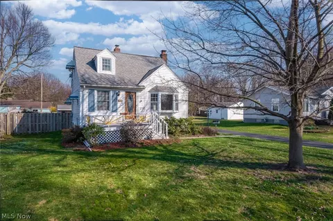 8313 Westmoor Rd, Mentor, OH 44060