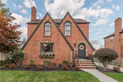 2876 Lakeview Ave, Rocky River, OH 44116