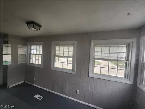 2511 E 34th St, Lorain, OH 44055 photo 2