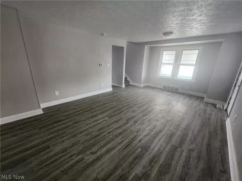 2511 E 34th St, Lorain, OH 44055 photo 8
