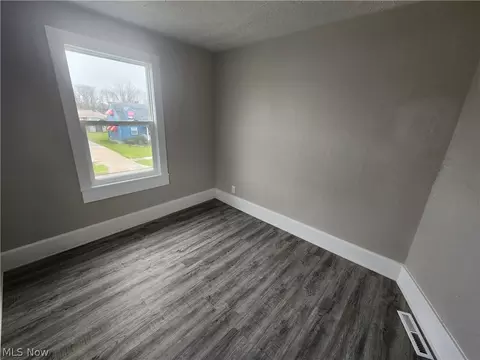 2511 E 34th St, Lorain, OH 44055 photo 20