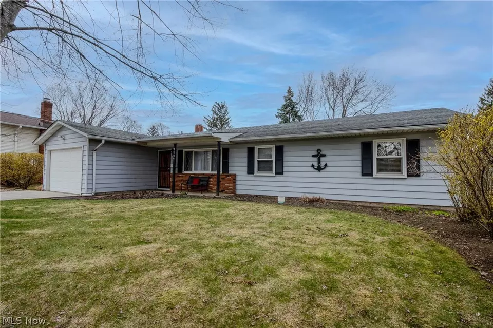 7137 Lake Shore Blvd, Mentor, OH 44060 25 Photos Movoto