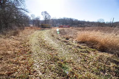 2530 Bellflower Rd NW, Carrollton, OH 44615