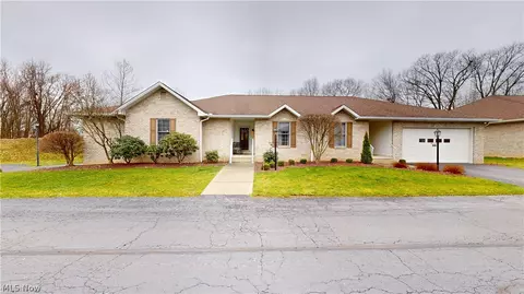 167 Mathews Rd #B, Youngstown, OH 44512