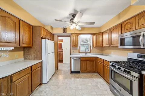 8169 Wright Rd, Broadview Heights, OH 44147 photo 12