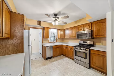 8169 Wright Rd, Broadview Heights, OH 44147 photo 13