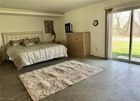 Bedroom - 255 Fuller Dr NE, Warren, OH 44484 photo 2 of 5