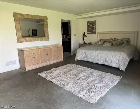 Bedroom - 255 Fuller Dr NE, Warren, OH 44484 photo 3 of 5
