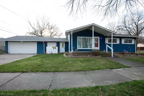 901 Panna Ln, Cleveland, OH 44109