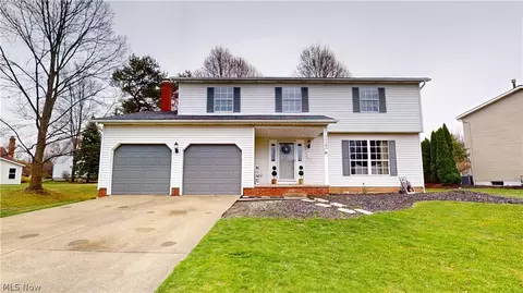 7727 Tea Rose Dr, Mentor, OH 44060