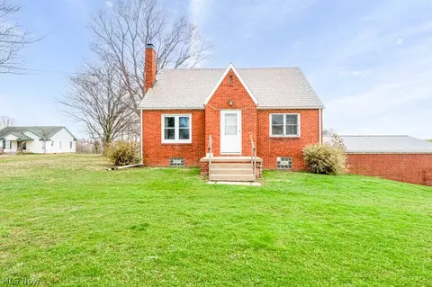 23814 Georgetown Rd, Homeworth, OH 44634