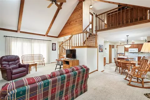 4024 Devonshire Cir, Stow, OH 44224 photo 6
