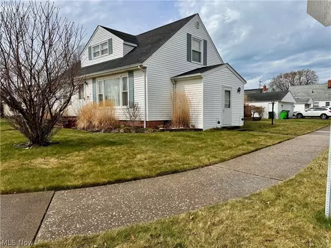 29967 Warren Rd, Wickliffe, OH 44092 photo 3