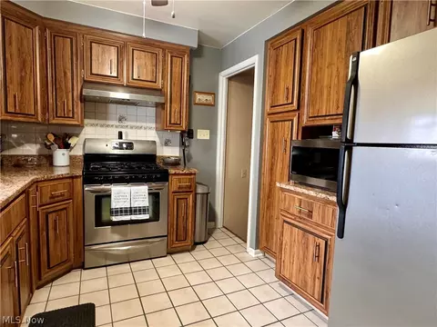 29967 Warren Rd, Wickliffe, OH 44092 photo 10