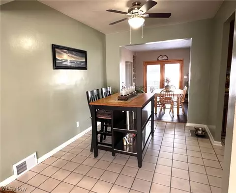 29967 Warren Rd, Wickliffe, OH 44092 photo 11