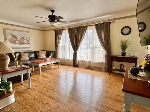 29967 Warren Rd, Wickliffe, OH 44092 photo 5