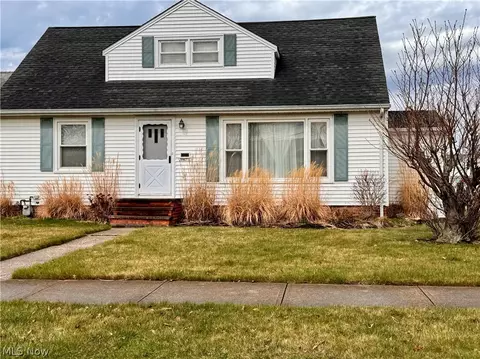 29967 Warren Rd, Wickliffe, OH 44092