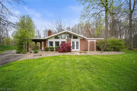 2021 Mount Pleasant St NE, Canton, OH 44721