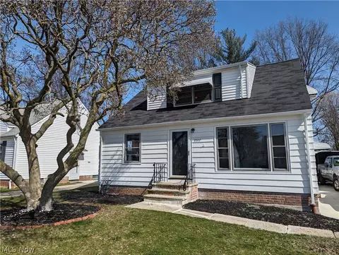 2317 E 290th St, Wickliffe, OH 44092