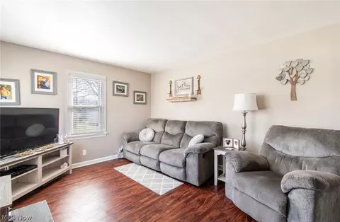 361 Poland Ave, Struthers, OH 44471 photo 8