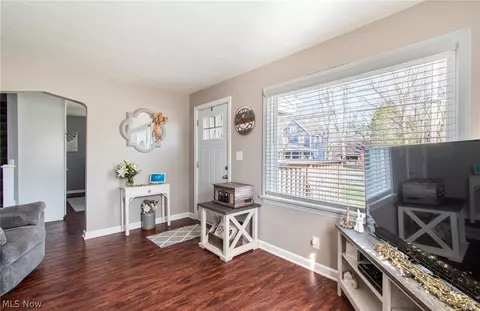 361 Poland Ave, Struthers, OH 44471 photo 9